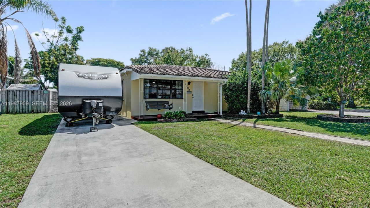 1007 N 31st Rd , Hollywood, FL 33021 Photo