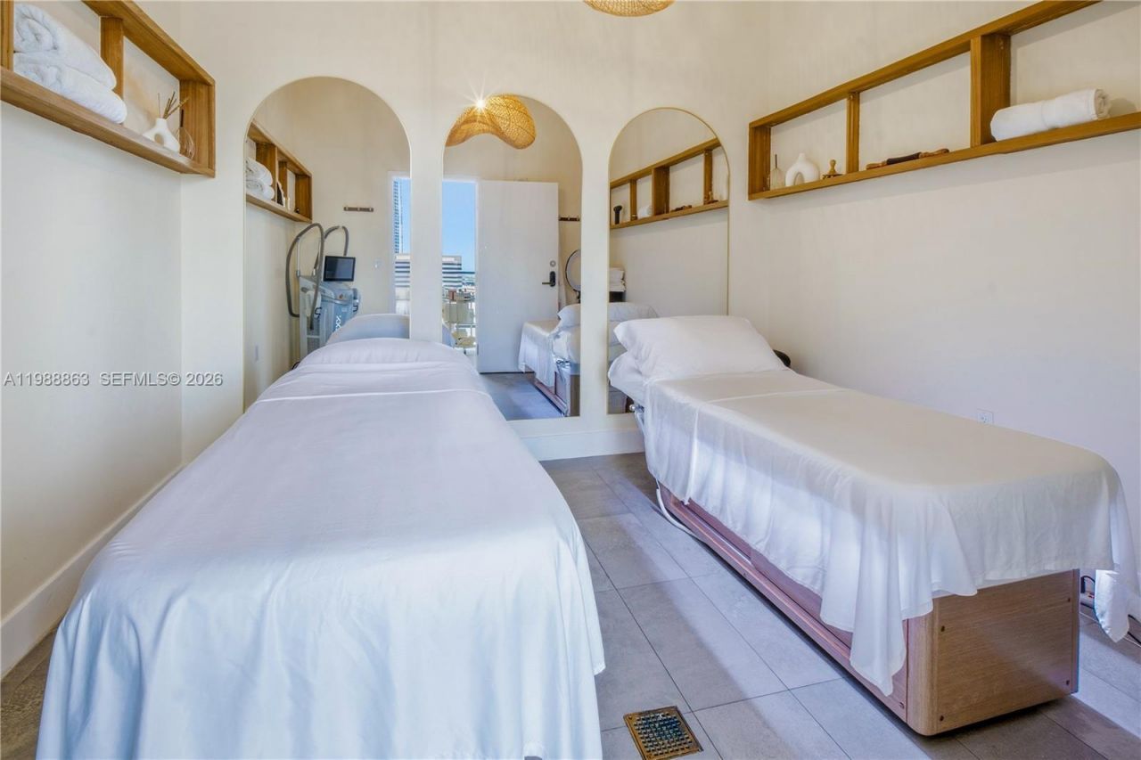 239 SW 9th St , Unit 802, Miami, FL 33130 Photo