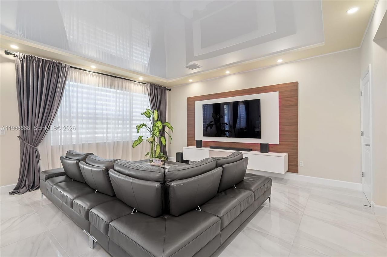 1475 Silk Oak Dr , Hollywood, FL 33021 Photo