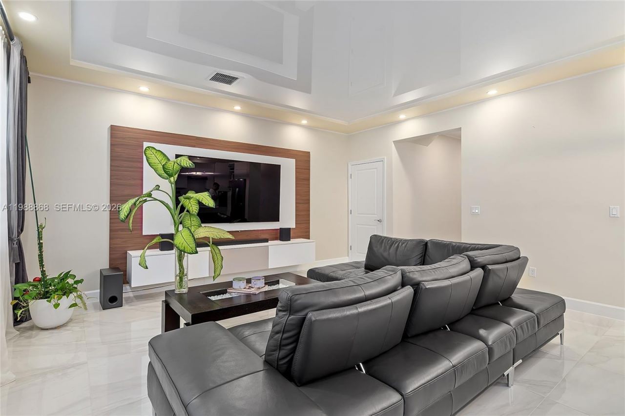 1475 Silk Oak Dr , Hollywood, FL 33021 Photo