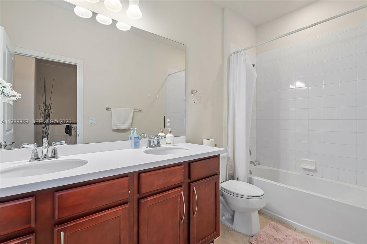 1475 Silk Oak Dr , Hollywood, FL 33021 Photo