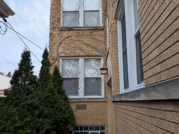 3836 W Cornelia Avenue , Unit 1, Chicago, IL 60618