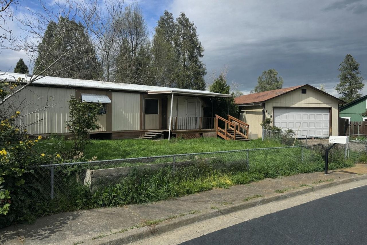 385 Taylor Street, Talent, OR 97540 Main Photo