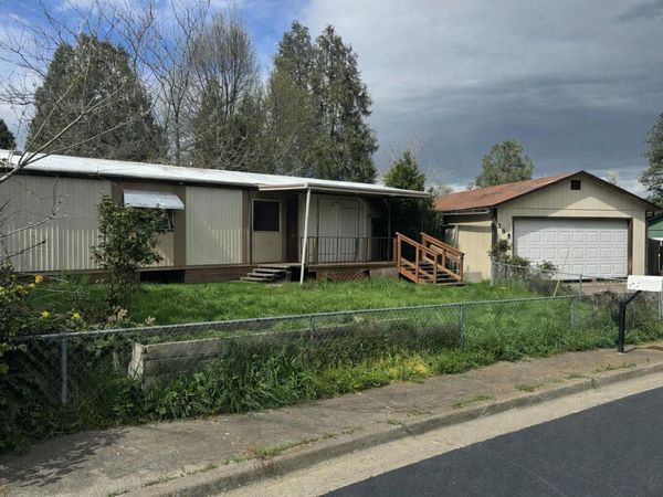 385 Taylor Street, Talent, OR 97540