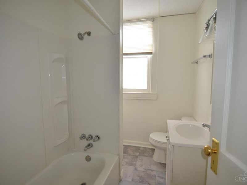 811 S Fred Shuttlesworth Circle, Cincinnati, OH 45229 Photo 10