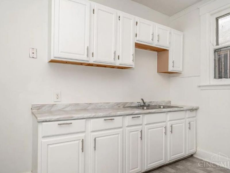 811 S Fred Shuttlesworth Circle, Cincinnati, OH 45229 Photo 5