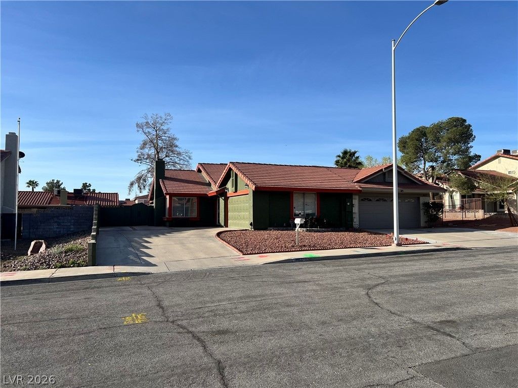 8913 Torcello Drive, Las Vegas, NV 89117 Main Photo