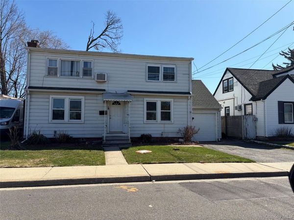 18 Myers Avenue , Hicksville, NY 11801