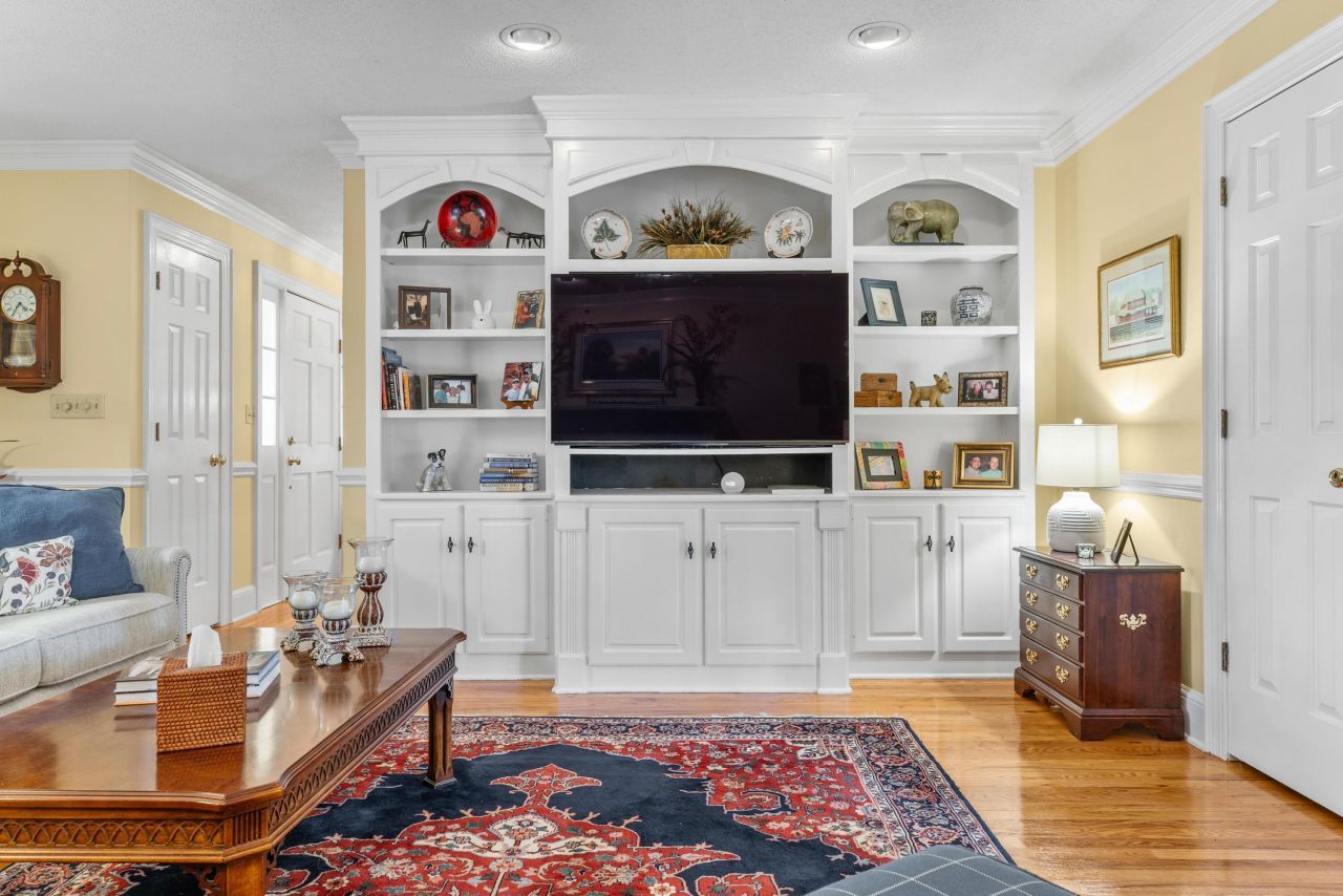 3197 NE Dibble Street Photo 6