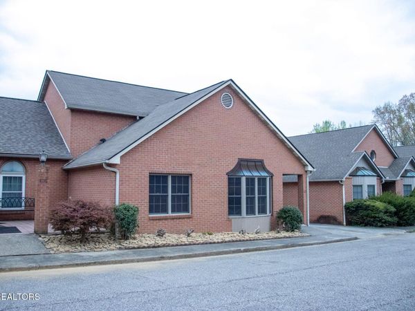 1121 Fairgrounds Court, Kingston, TN 37763