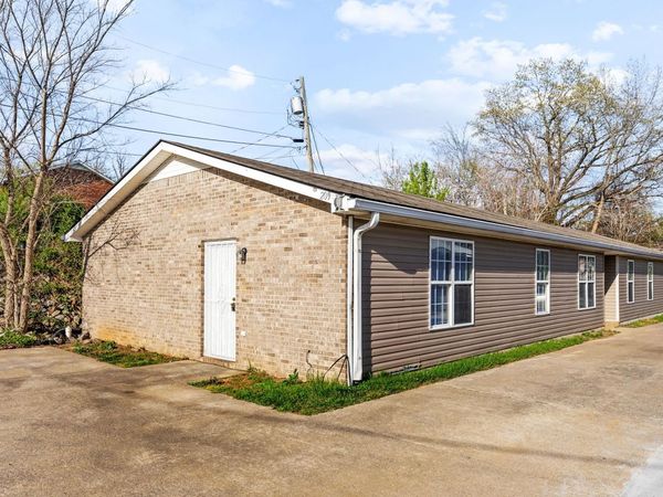 209 Lexington Dr, Unit 2, Clarksville, TN 37042