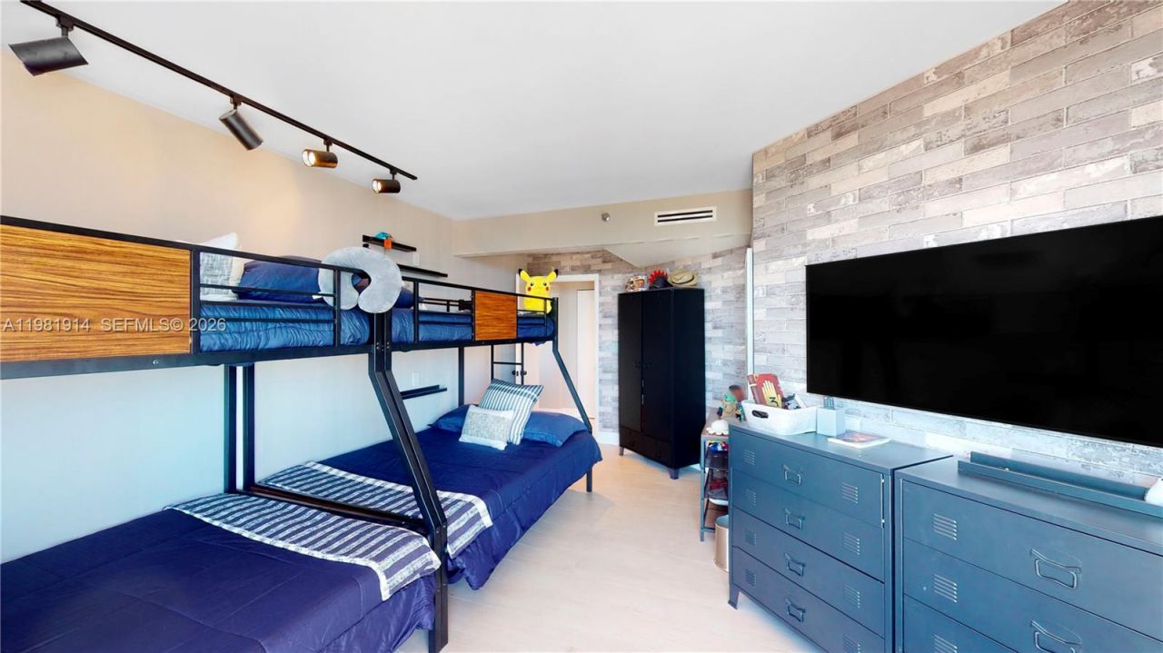 1000 W Island Blvd, Unit 2903, Aventura, FL 33160 Photo
