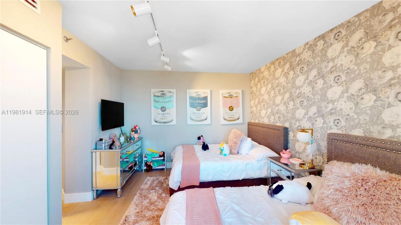 1000 W Island Blvd, Unit 2903, Aventura, FL 33160 Photo