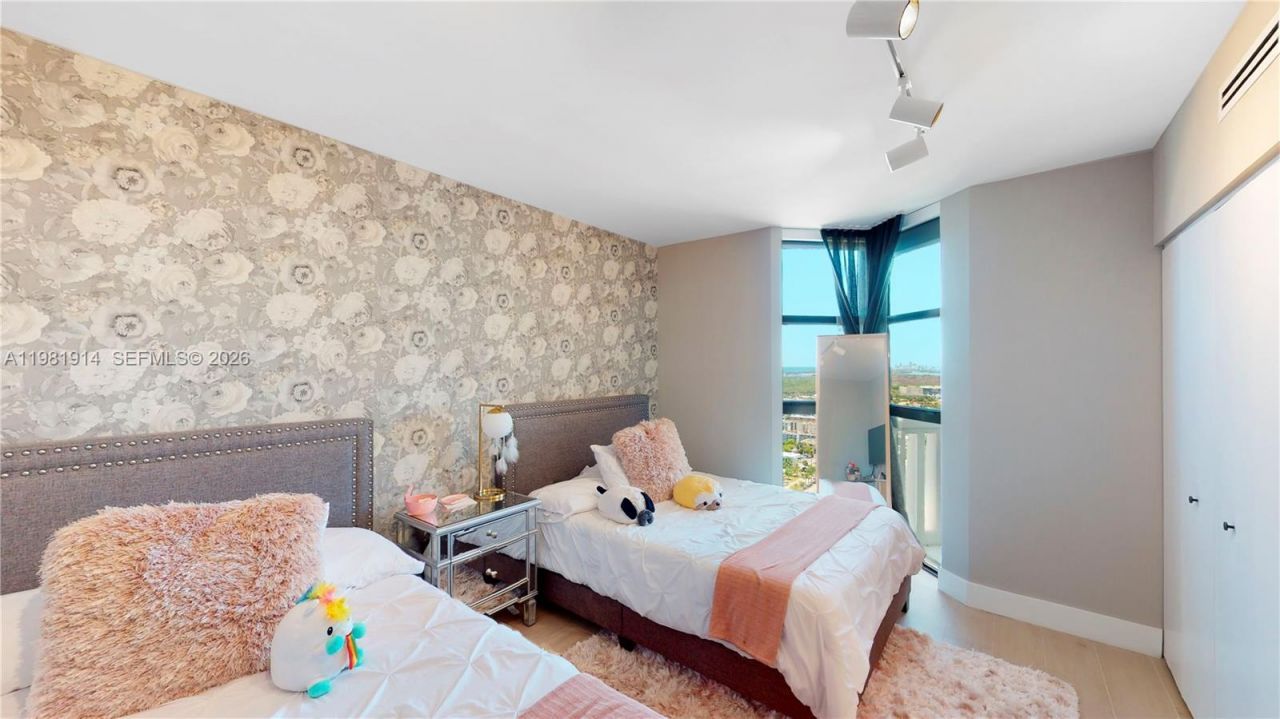 1000 W Island Blvd, Unit 2903, Aventura, FL 33160 Photo