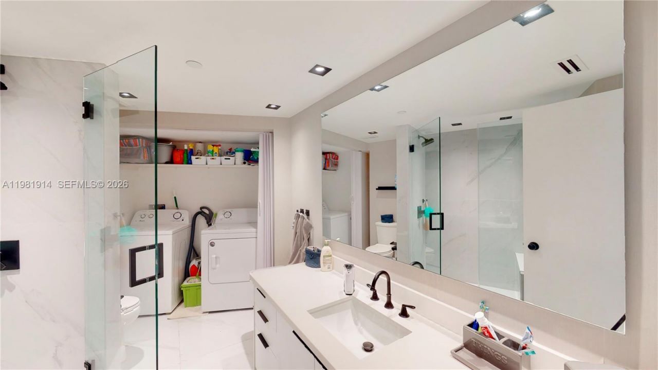 1000 W Island Blvd, Unit 2903, Aventura, FL 33160 Photo