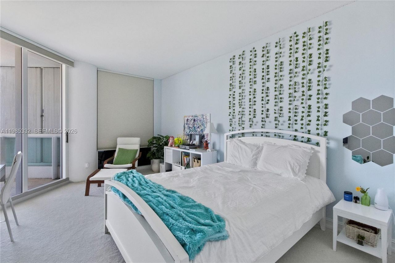 21050 Point Pl , Unit 604, Aventura, FL 33180 Photo