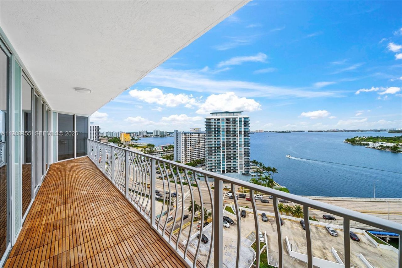 7601 E Treasure Dr , Unit 1915, North Bay Village, FL 33141 Photo