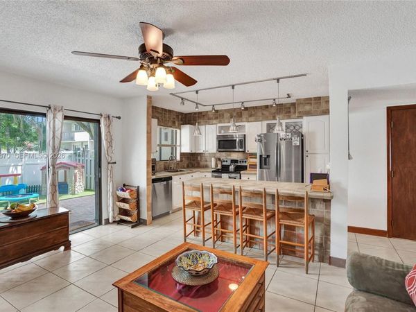 16465 NE 26th Ave, Unit 18, North Miami Beach, FL 33160