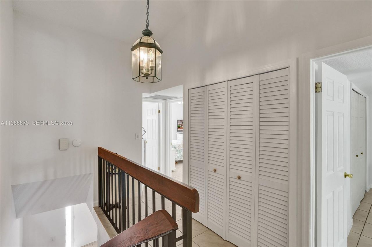 16465 NE 26th Ave, Unit 18, North Miami Beach, FL 33160 Photo