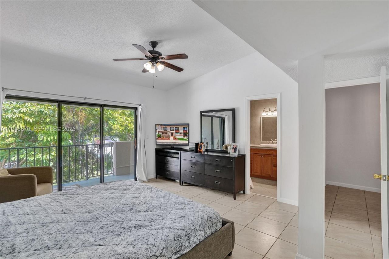 16465 NE 26th Ave, Unit 18, North Miami Beach, FL 33160 Photo
