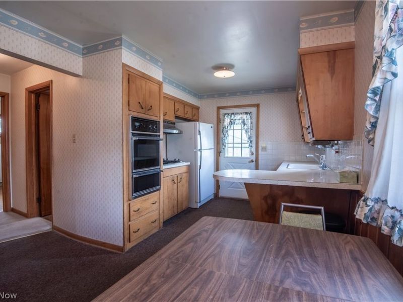 483 Hillman Road, Akron, OH 44312 Photo 3