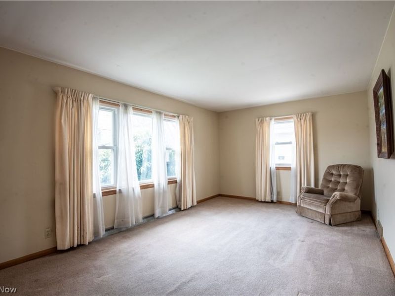 483 Hillman Road, Akron, OH 44312 Photo 8