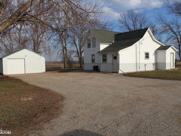 1885 260Th Street, Garner, IA 50438