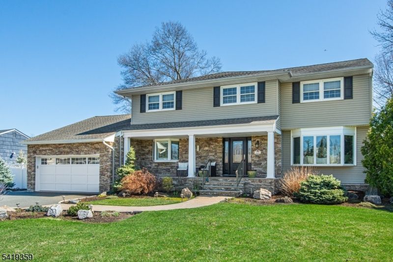 19 Caryn Place, Fairfield, NJ 07004 Main Photo