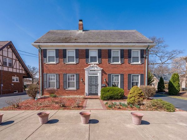 2210 30th Street , Rock Island, IL 61201