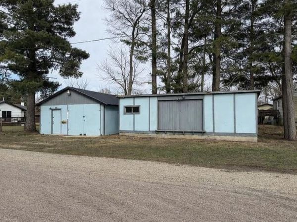 1604 E 3rd Avenue, Brodhead, WI 53520