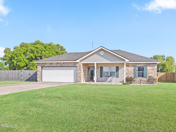 105 Glenfield Street Drive , Youngsville, LA 70592