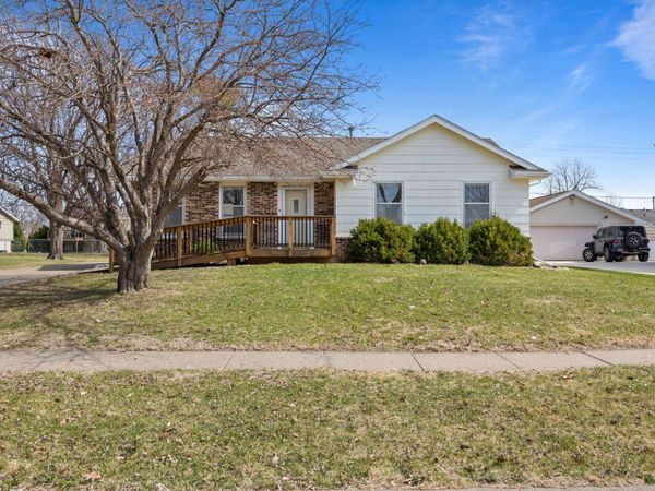 801 NE Innsbruck Drive, Ankeny, IA 50021