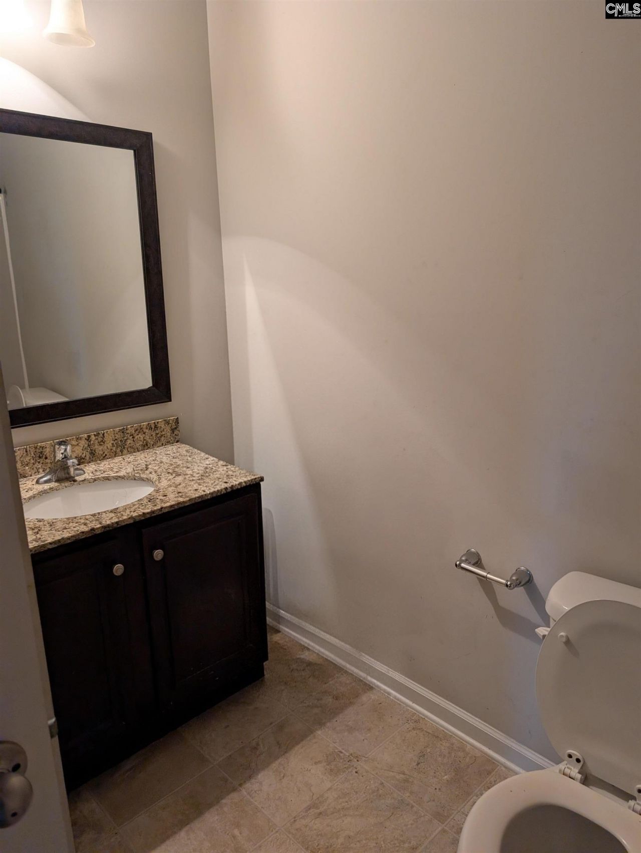 121 Graceland Court Photo 10