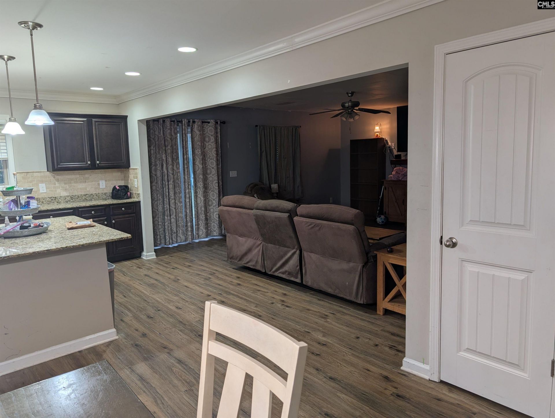 121 Graceland Court Photo 9