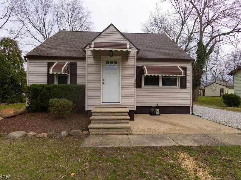 1295 E 357th Street, Eastlake, OH 44095 Photo 2