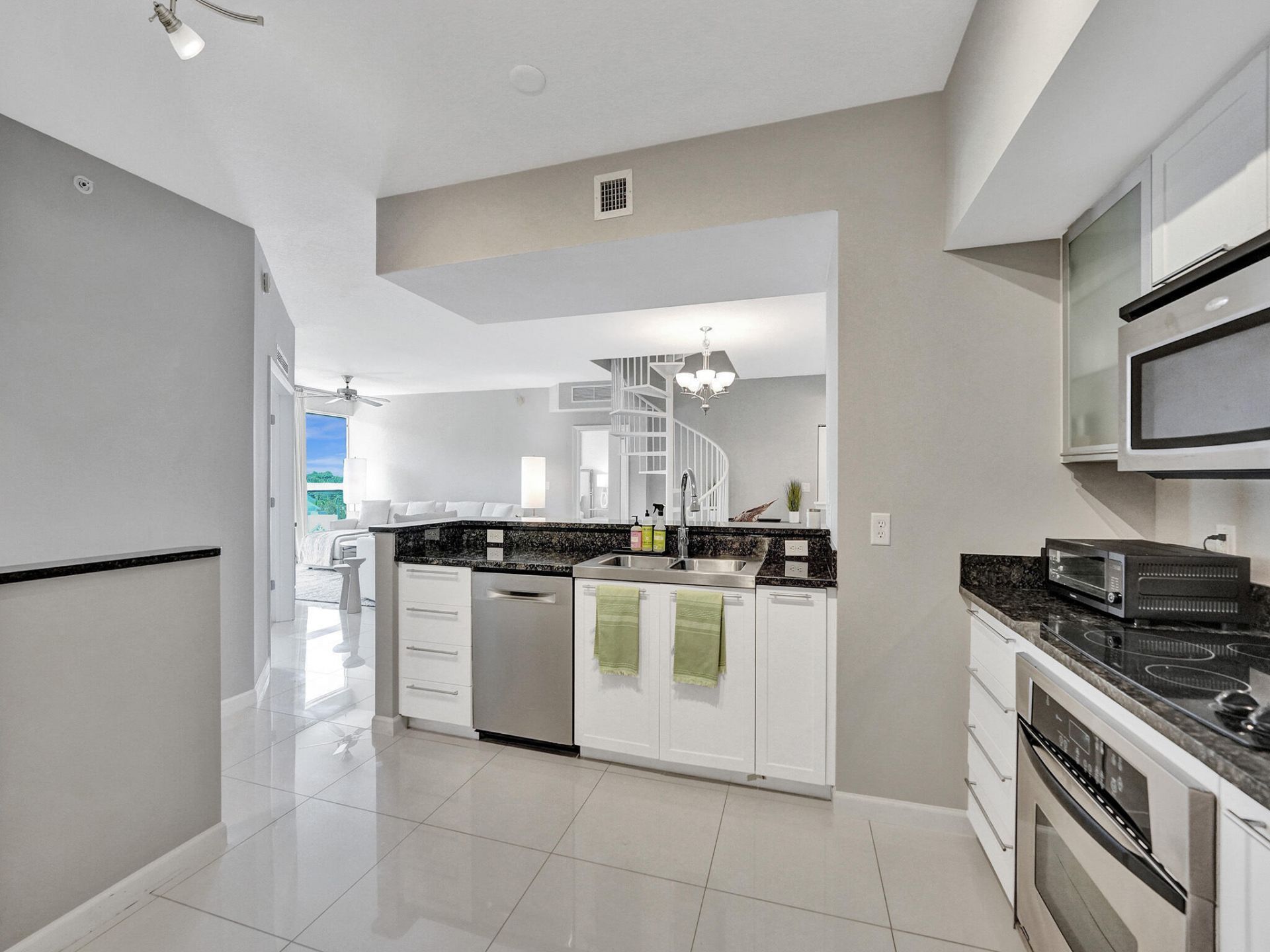 225 NE 1st Street, Unit 412, Delray Beach, FL 33444 Photo