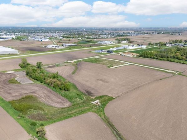 443 Aircom Drive Lot 2B , Marion, IA 52302