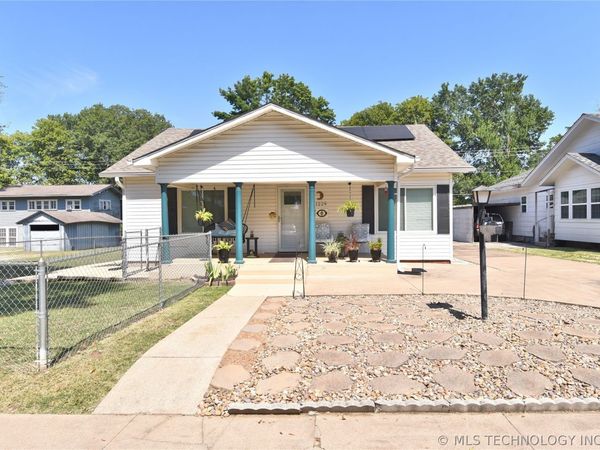 1229 E 8th Street , Okmulgee, OK 74447