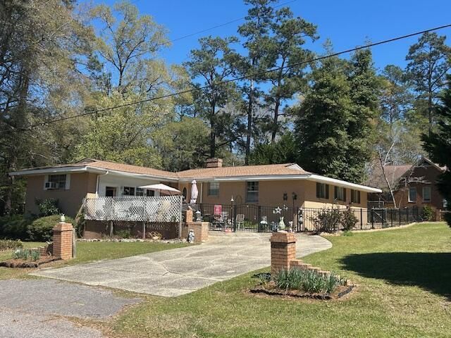 1000 Woodland Drive Photo 6