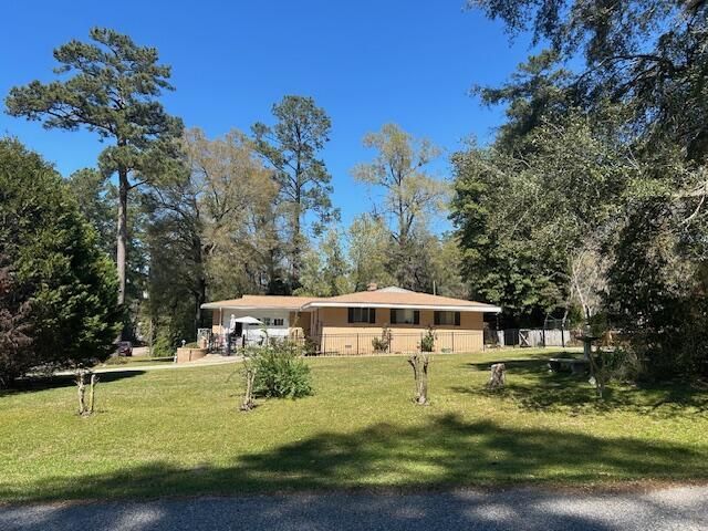 1000 Woodland Drive Photo 7