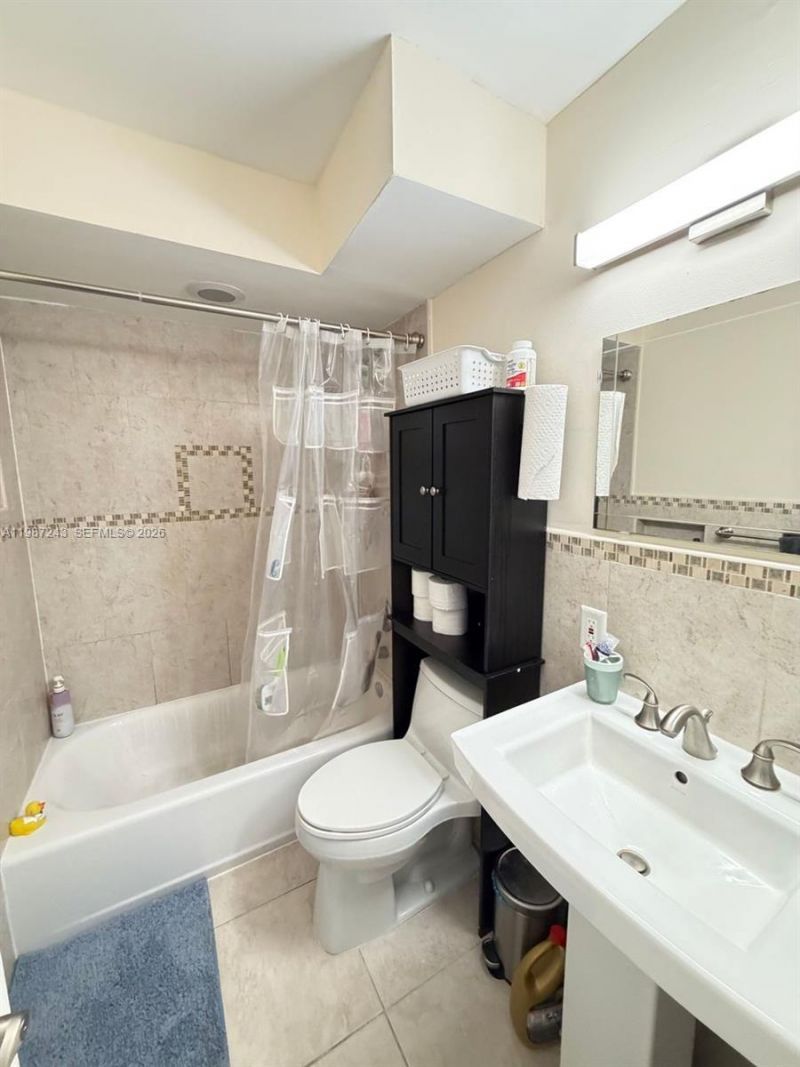 900 NE 18th Avenue, Unit 304, Fort Lauderdale, FL 33304 Photo