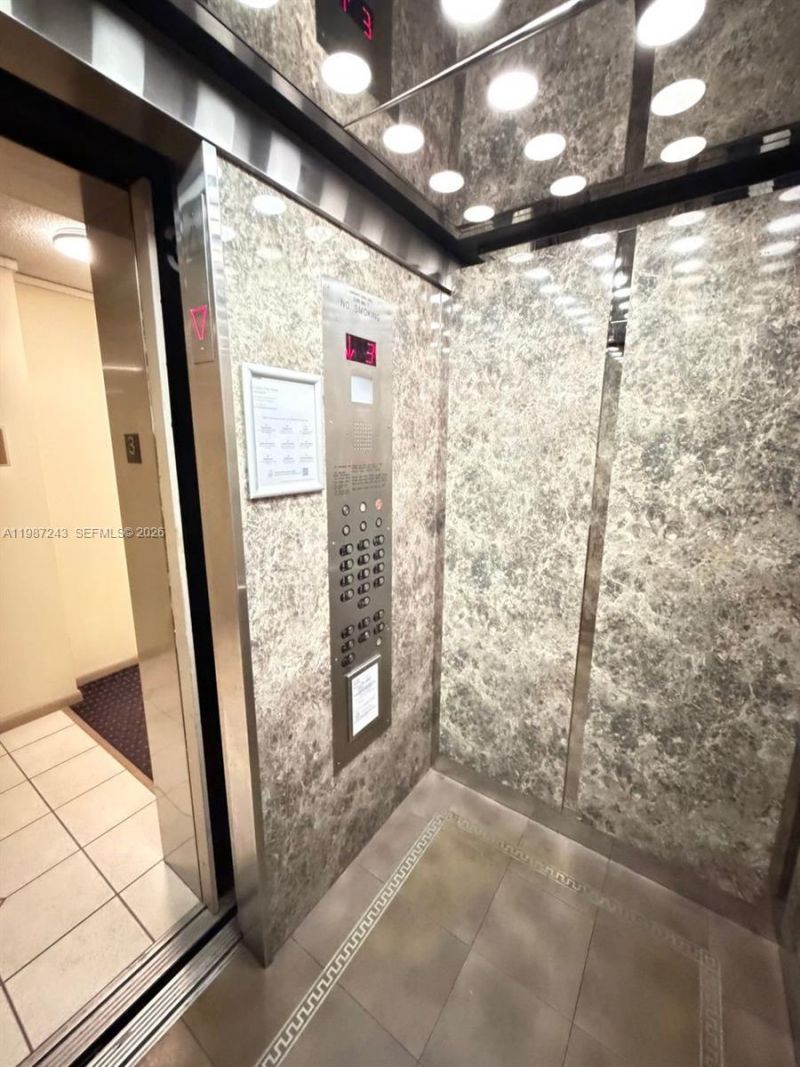 900 NE 18th Avenue, Unit 304, Fort Lauderdale, FL 33304 Photo