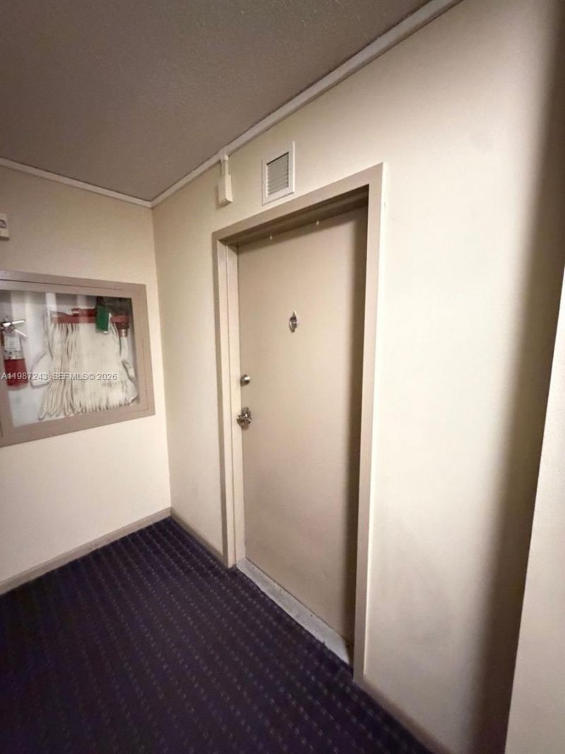 900 NE 18th Avenue, Unit 304, Fort Lauderdale, FL 33304 Photo