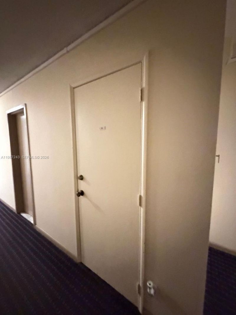 900 NE 18th Avenue, Unit 304, Fort Lauderdale, FL 33304 Photo