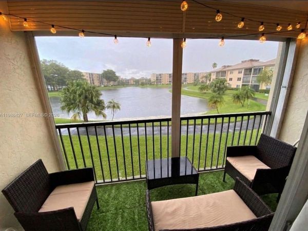 7900 NW 50th St, Unit 205, Lauderhill, FL 33351