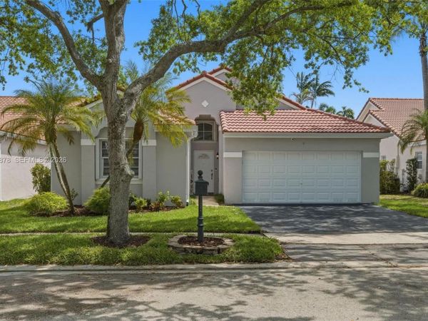 1315 Bayview Cir , Weston, FL 33326