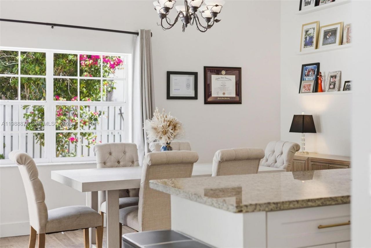 1315 Bayview Cir , Weston, FL 33326 Photo