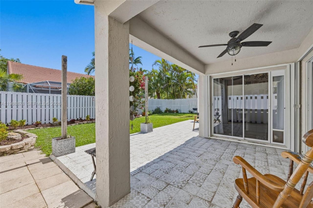 1315 Bayview Cir , Weston, FL 33326 Photo