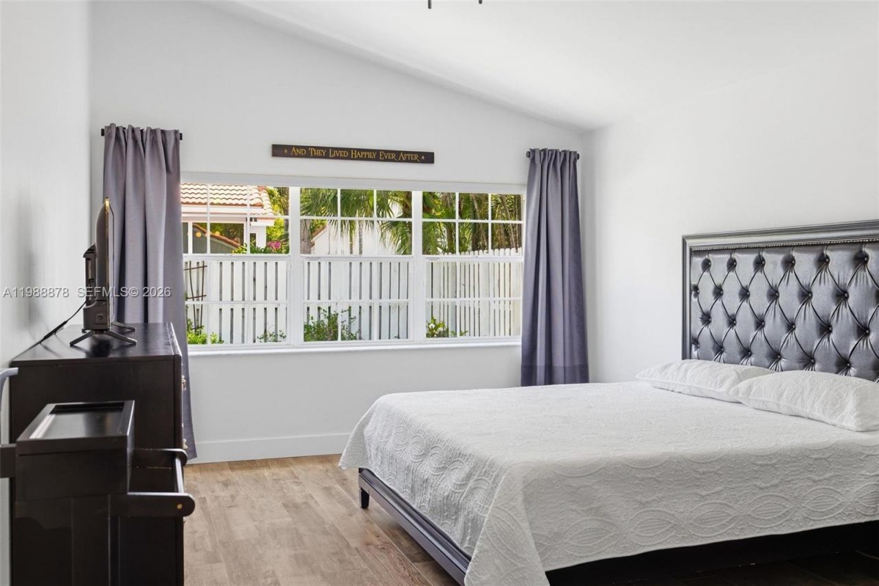 1315 Bayview Cir , Weston, FL 33326 Photo