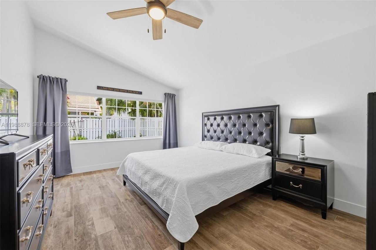 1315 Bayview Cir , Weston, FL 33326 Photo